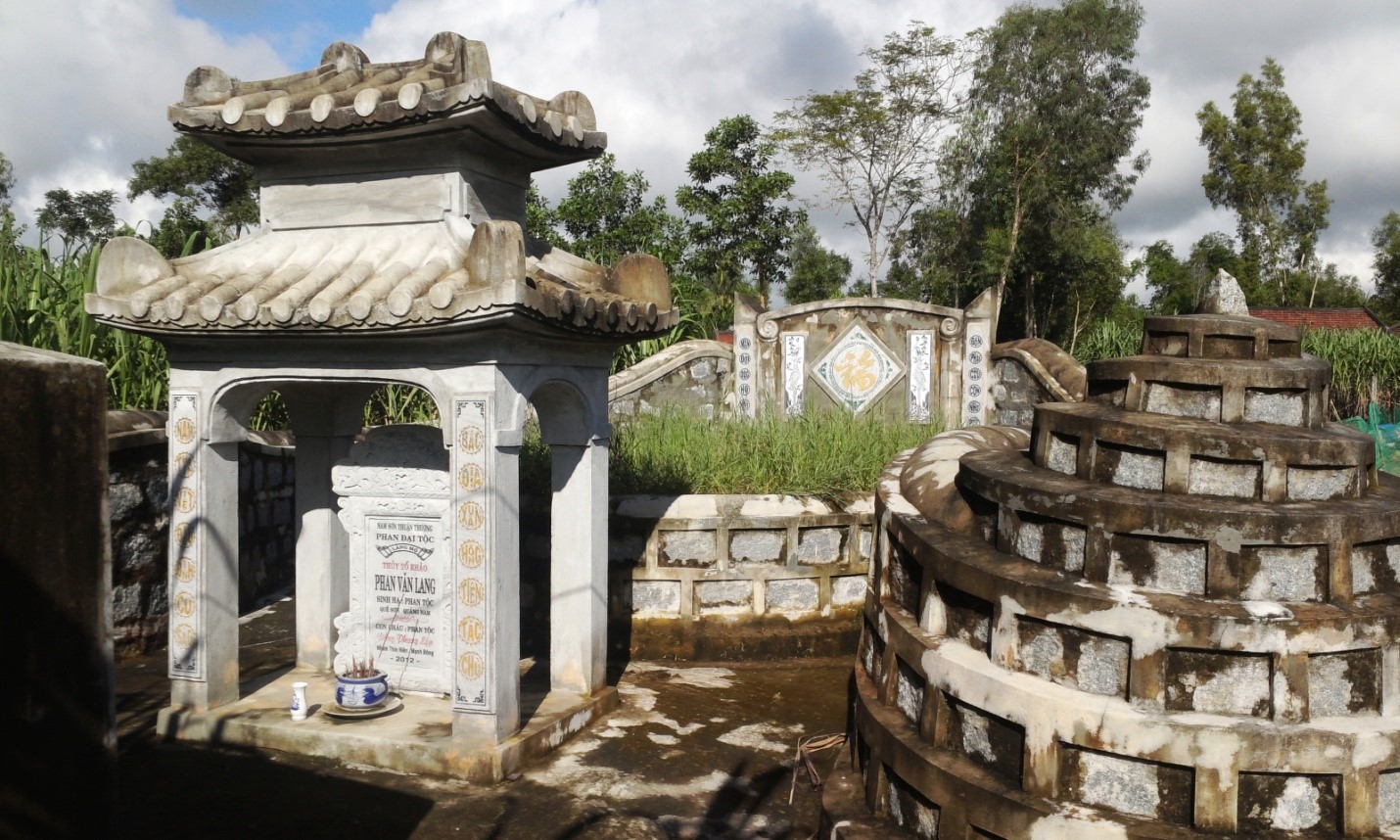 PHẦN MỘ ĐỨC THỦY TỔ PHAN VĂN LANG